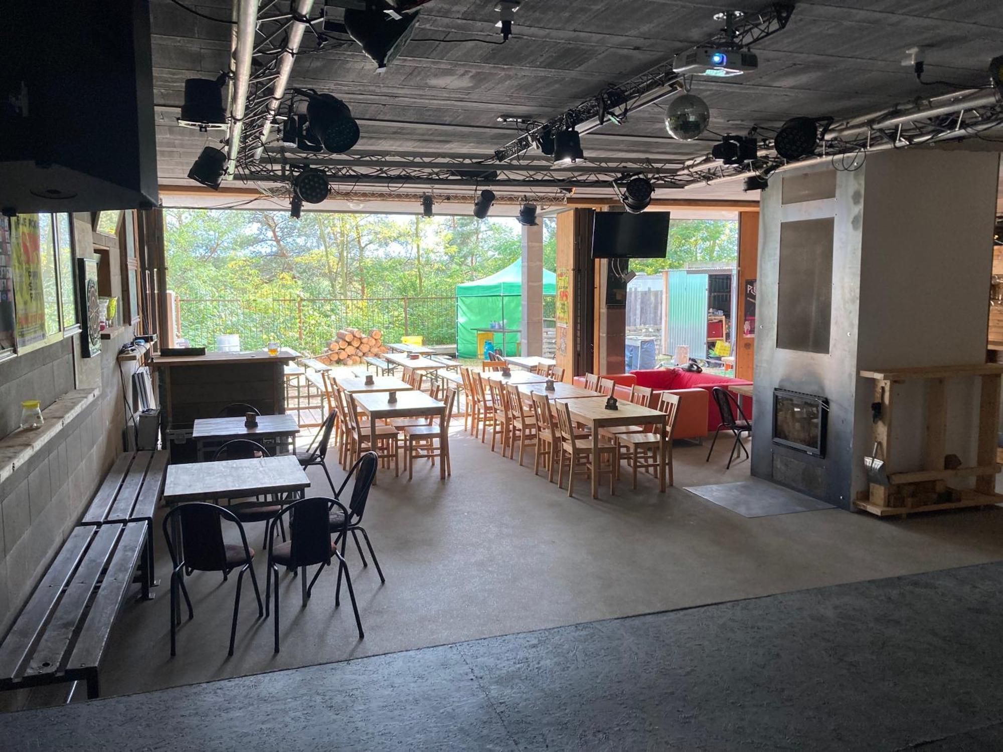 Klubovna u Kanálu KuK - apartman lux Racice  Esterno foto
